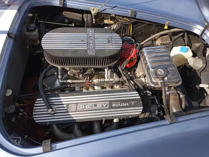 Compartiment moteur AC Cobra bleu